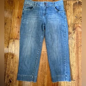 Tommy Hilfiger Women’s Light Wash Hope Cropped Jeans